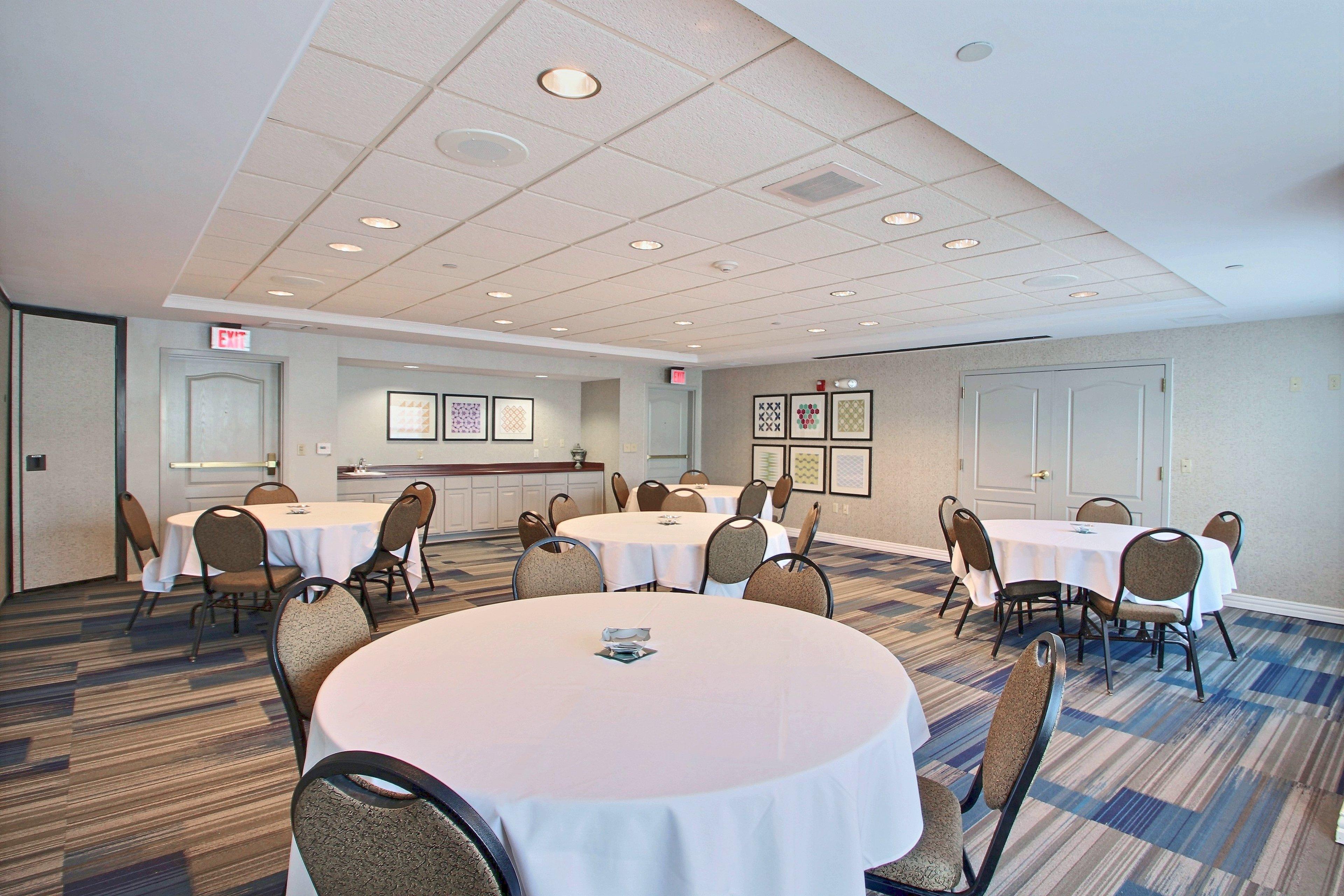 Holiday Inn Express Hotel & Suites Milwaukee Airport By Ihg Exterior foto